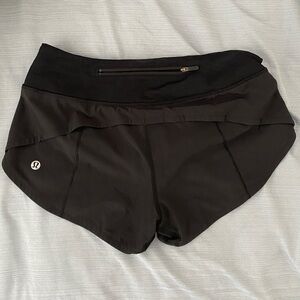 Lululemon speed up low rise 2.5in black shorts size 2
